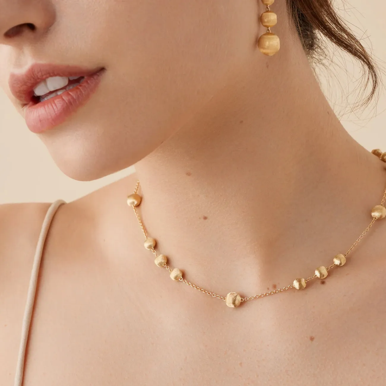 Africa 18K Yellow Gold Bead Necklace
