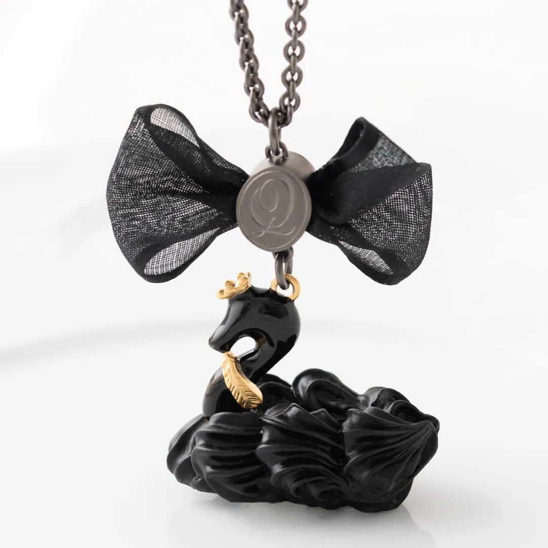 Black Swan Cream Cake Necklace【Japan Jewelry】