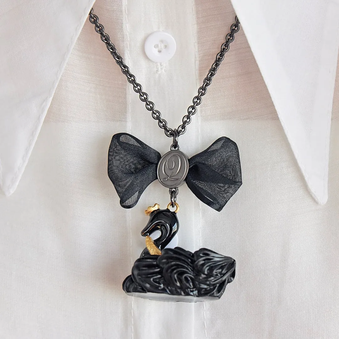 Black Swan Cream Cake Necklace【Japan Jewelry】