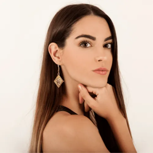 Diamond Shaped Dried Flower Dangle earrings