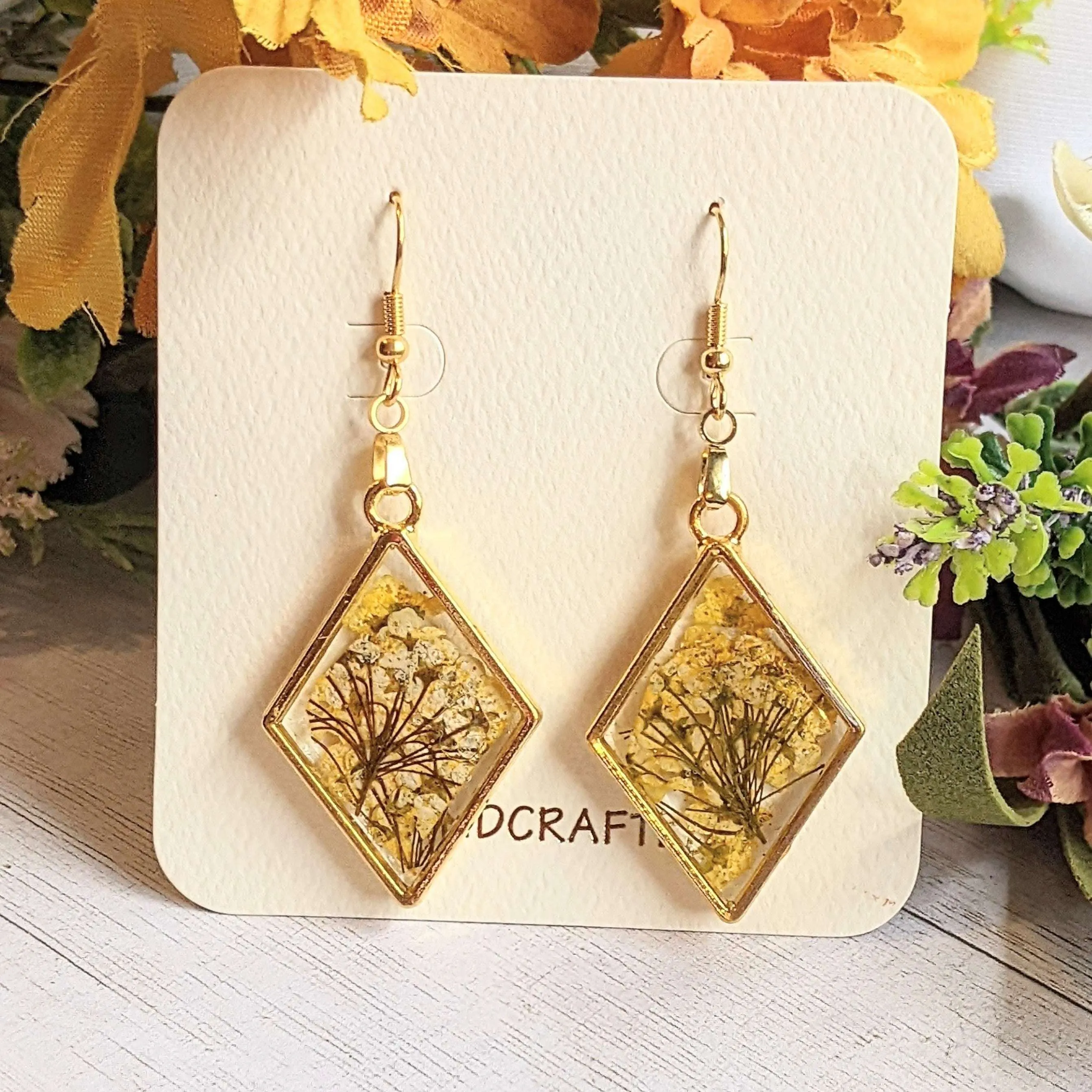 Diamond Shaped Dried Flower Dangle earrings