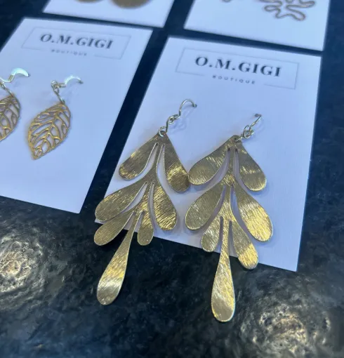 EARRINGS // 16 STYLES