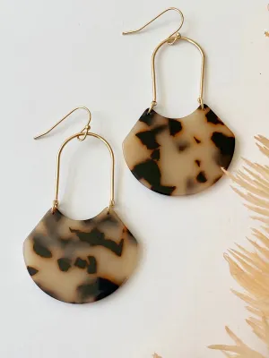 ER183 FAN RESIN EARRINGS