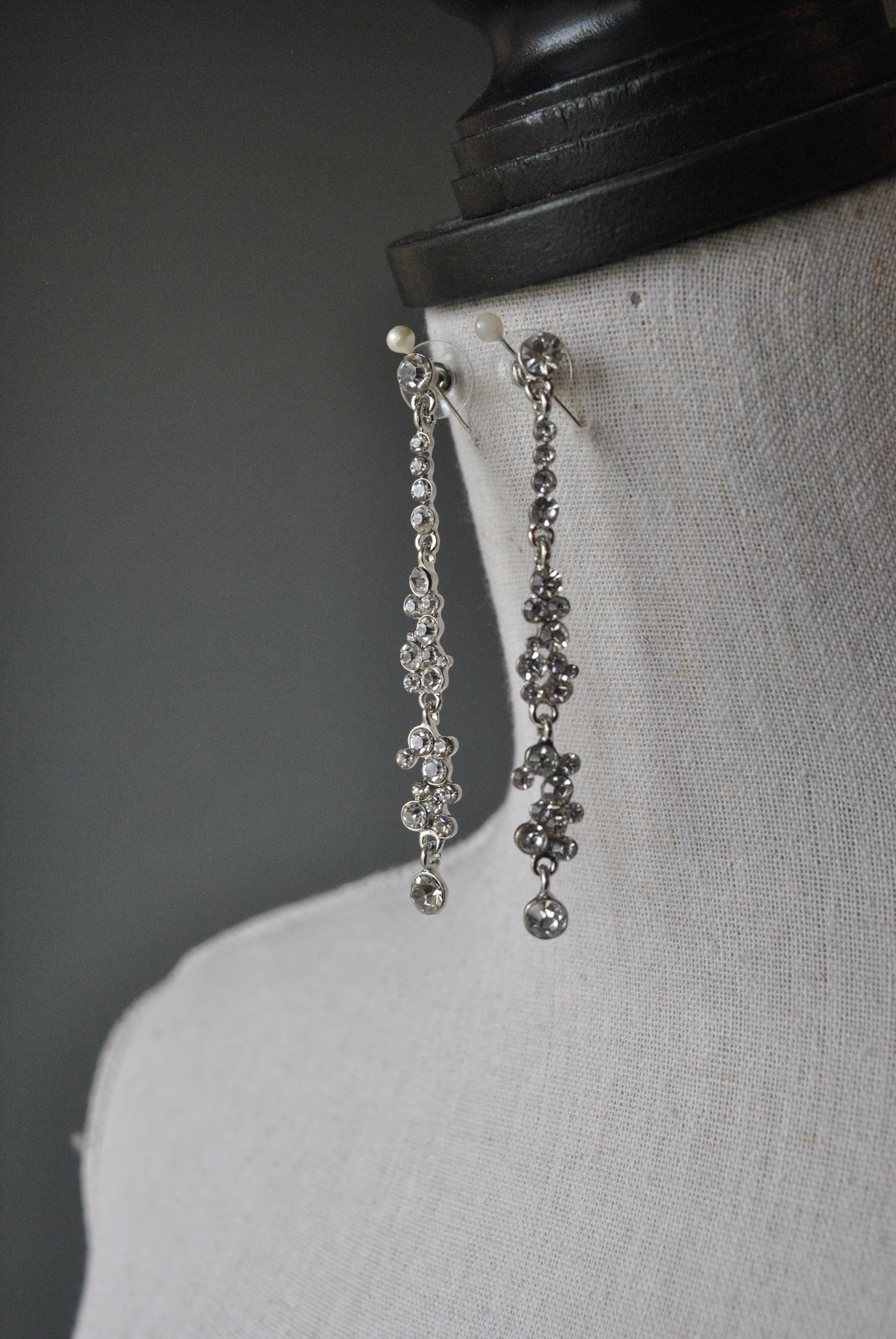 FASHION COLLECTION - CRYSTAL CLEAR DROP EARRINGS