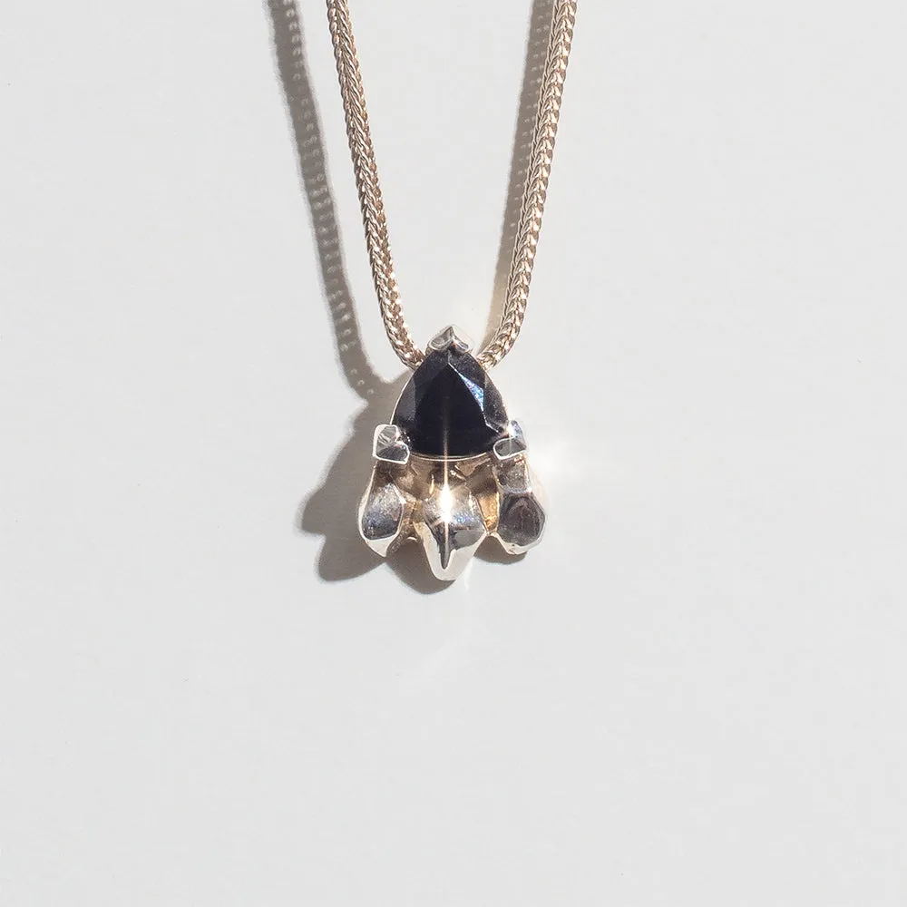 FEATHER SPEAR NECKLACE | ONYX