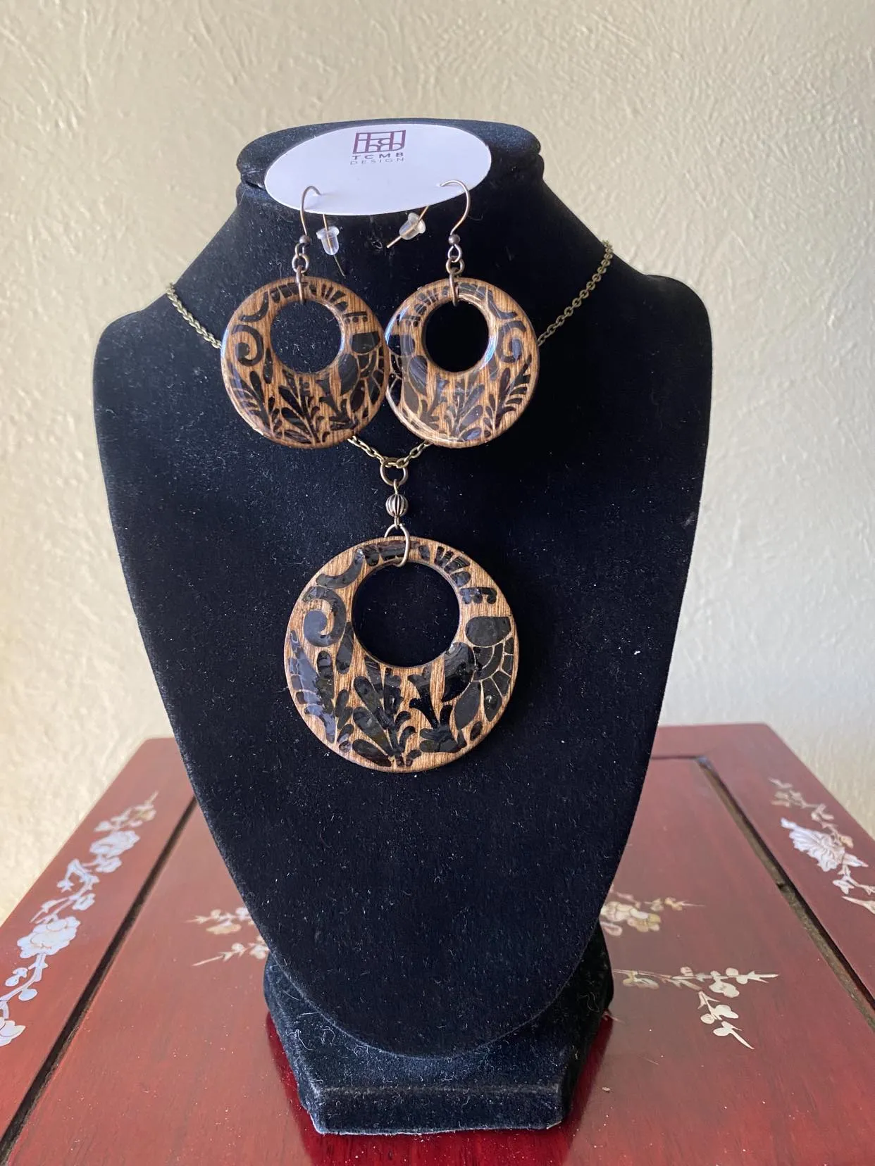 Fleur Hoop Earrings and Necklace Set - Onyx - 24"