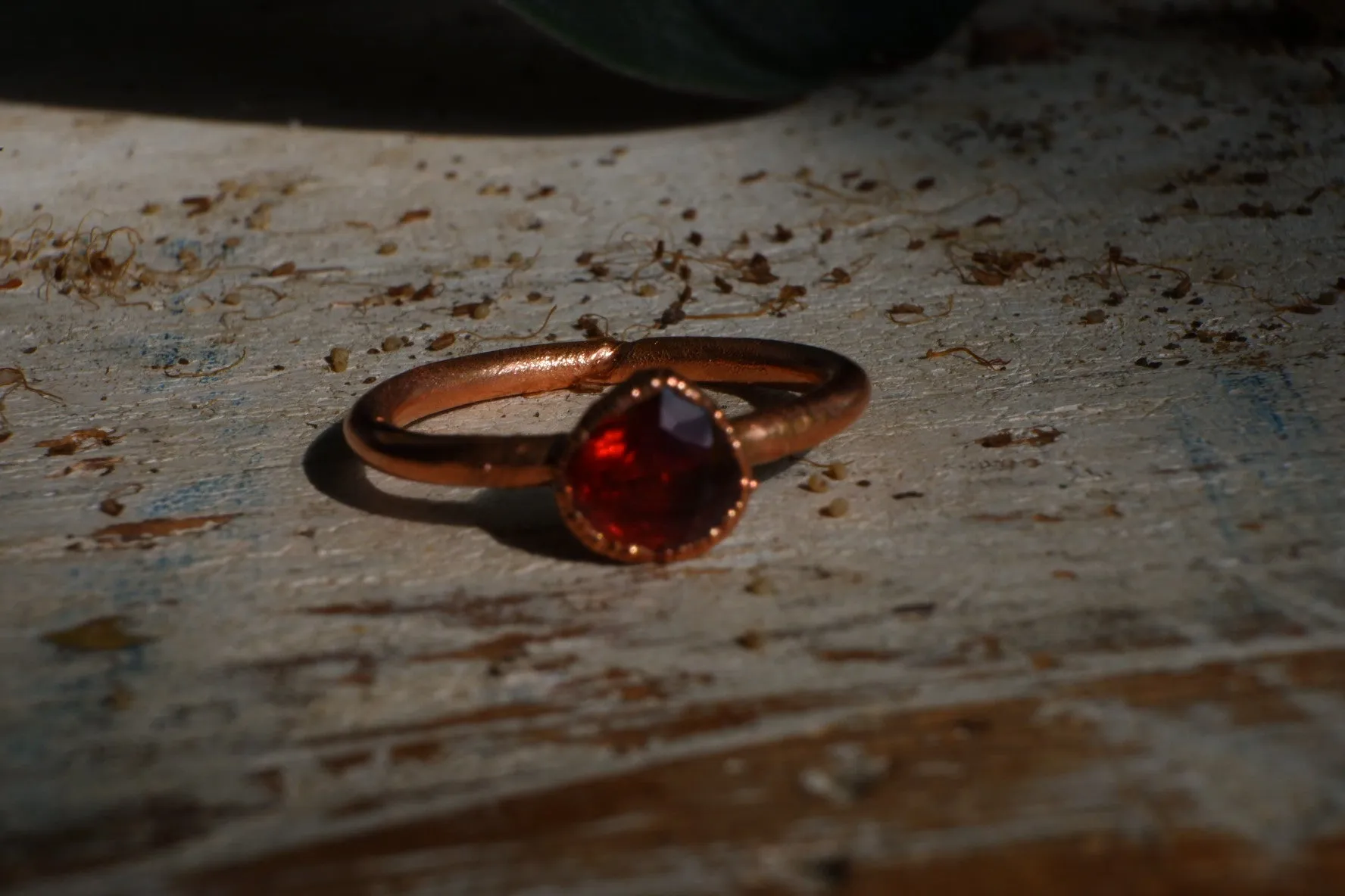 GARNET PEAR RING Faceted
