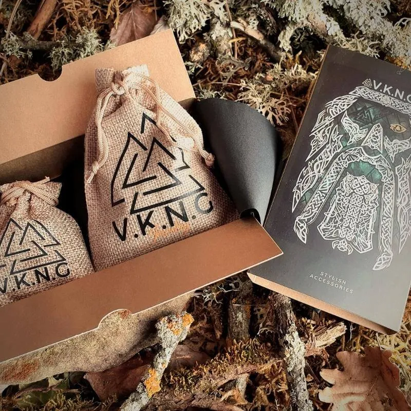 Gift Box Vegvisir Runic Pendant and Viking Beard Beads