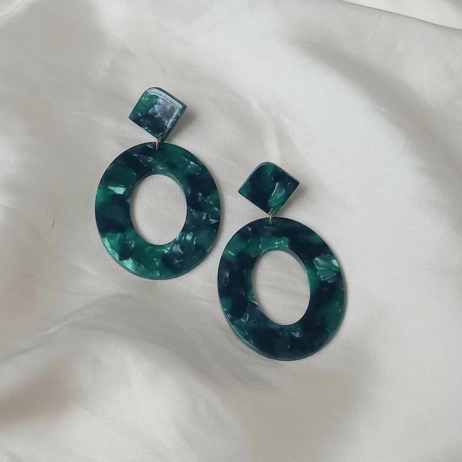Green Resin Drop Earrings -  High Polished,Hanging Jewellery,Accessories,Green Jewellery,Gold Earrings,Emerald Green,Resin Earrings