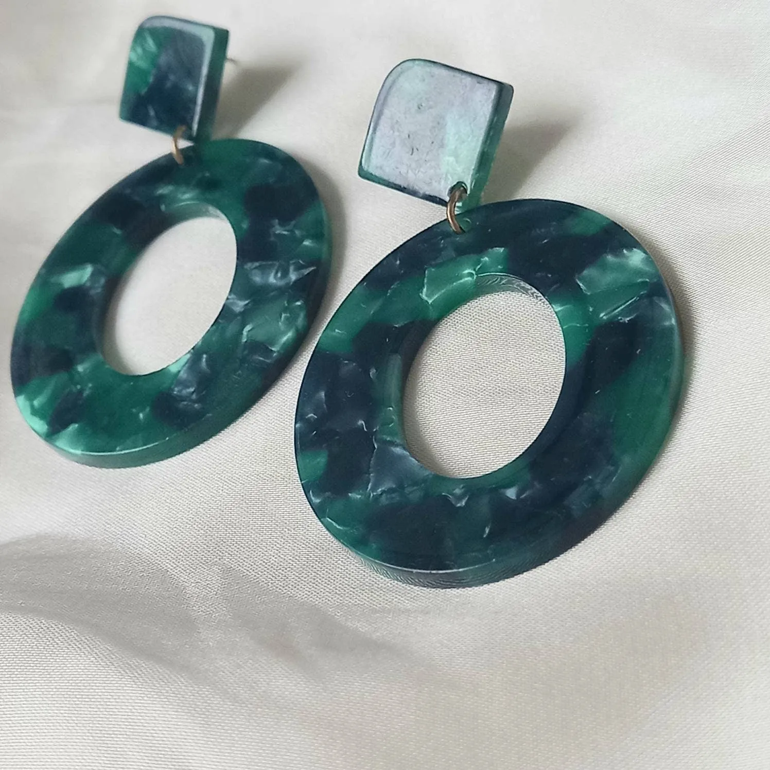 Green Resin Drop Earrings -  High Polished,Hanging Jewellery,Accessories,Green Jewellery,Gold Earrings,Emerald Green,Resin Earrings