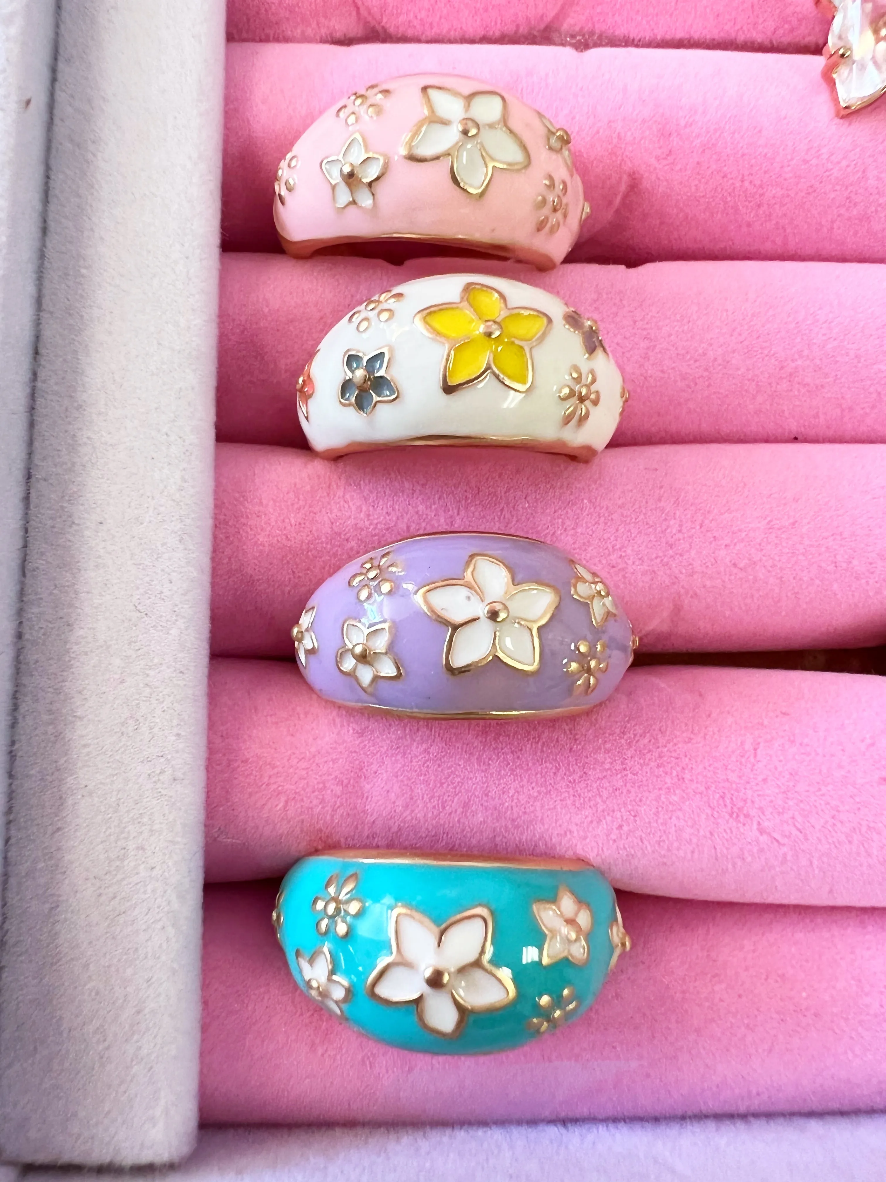 Groovy Flower Ring