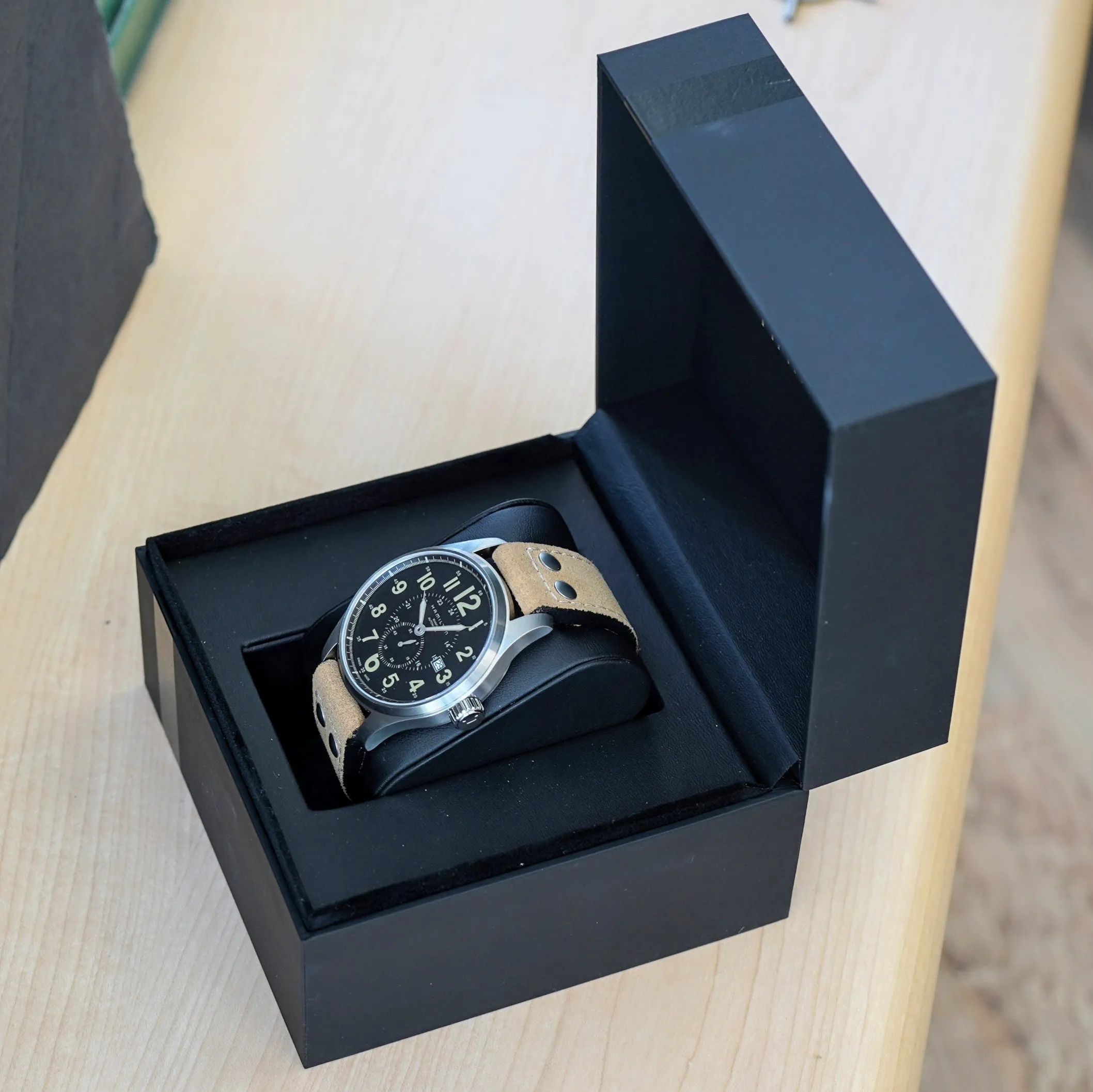 HAMILTON Khaki Field Officer Auto Watch H706550 44mm Black Dial Wristwatch  - ALL Original & Double Box!