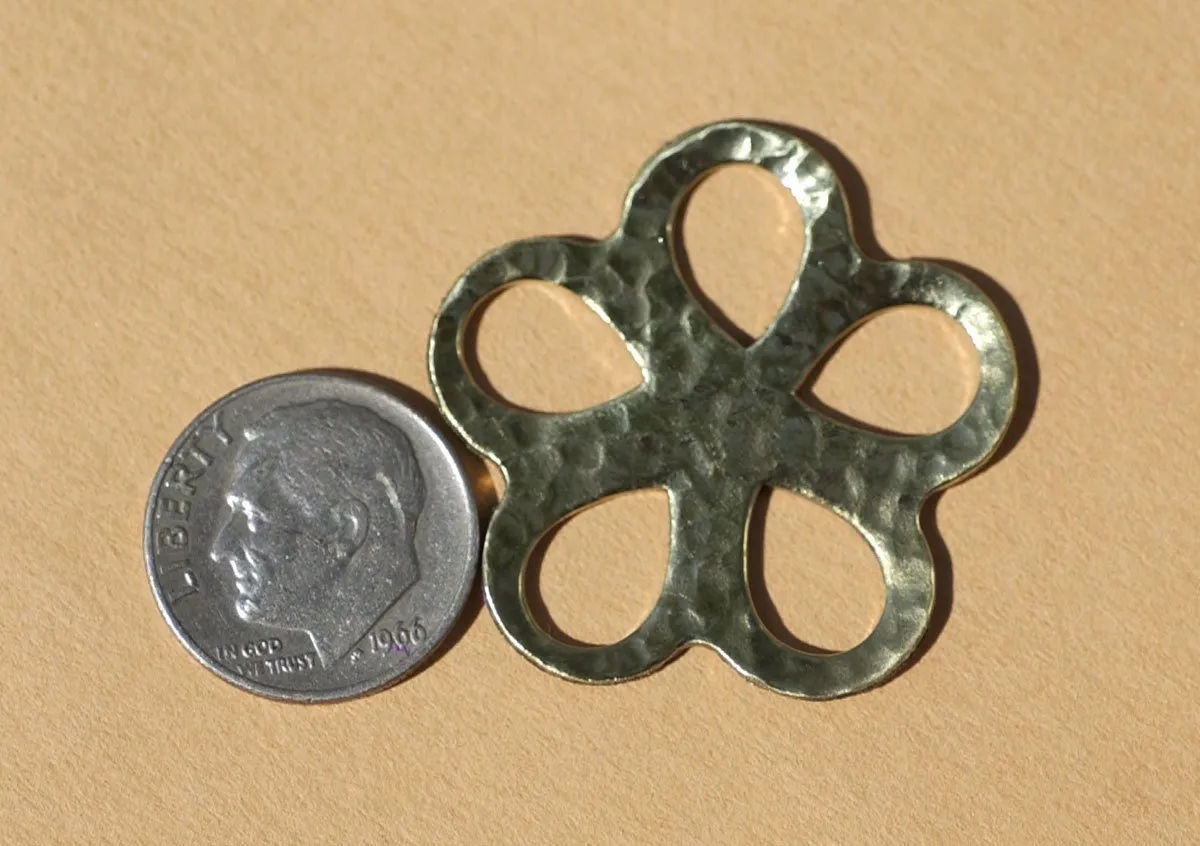 Hammered Flower with Teardrop Cutout Metal 31mm