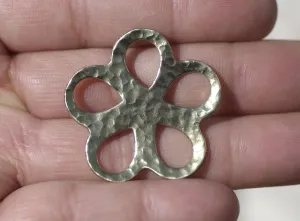 Hammered Flower with Teardrop Cutout Metal 31mm