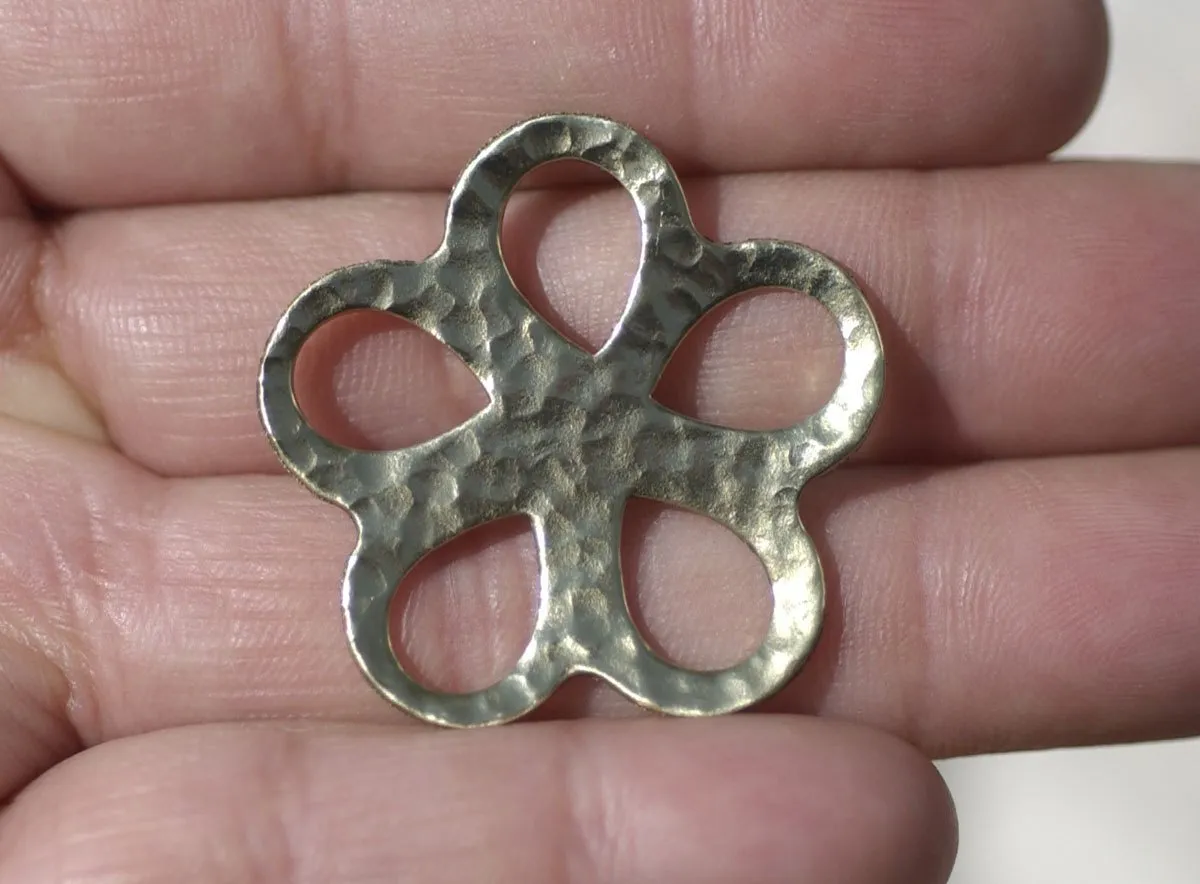 Hammered Flower with Teardrop Cutout Metal 31mm