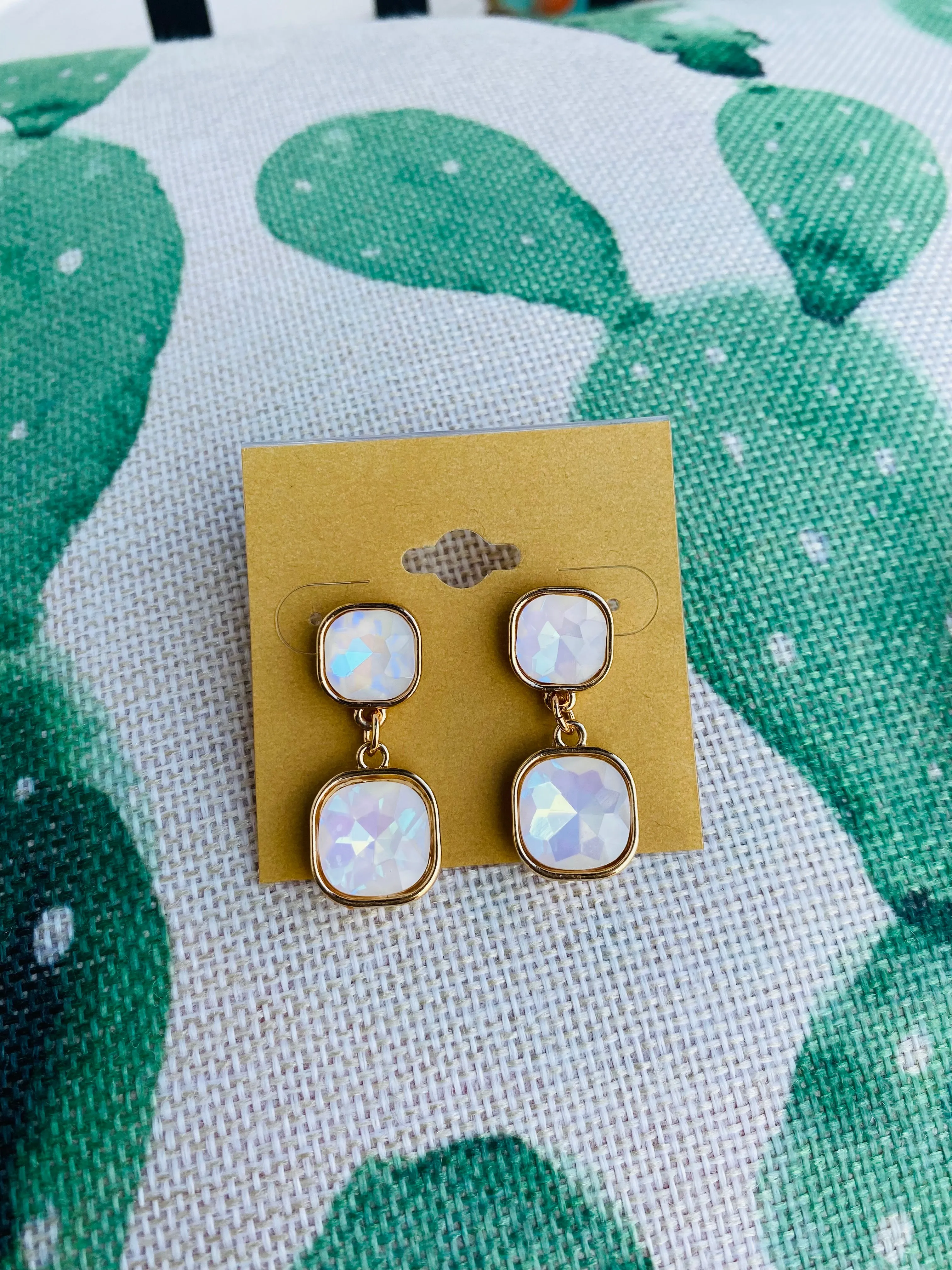 Iridescent Drop Earringv