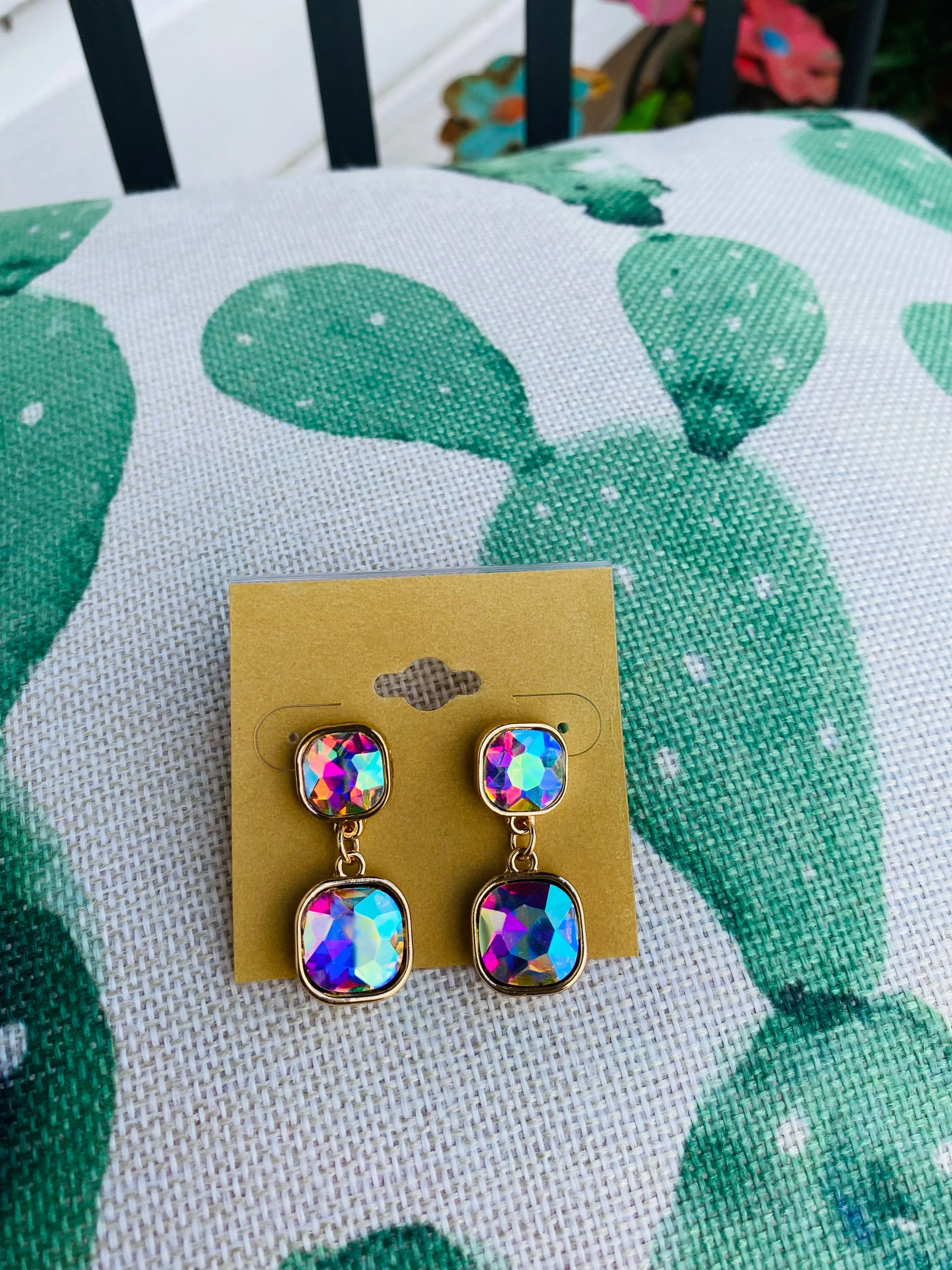 Iridescent Drop Earringv