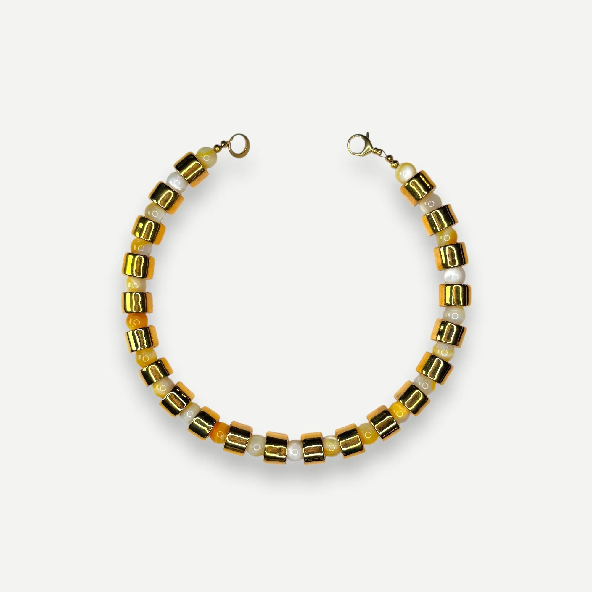KARAT & MOTHER OF PEARL SUNDRY.  BEAD TWO.