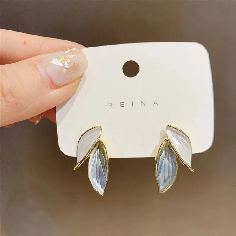 Kawaii Crystal Bowknot Stud Earrings 🌟✨ Cute Golden Fashion Jewelry Gift for Women 🎀💕