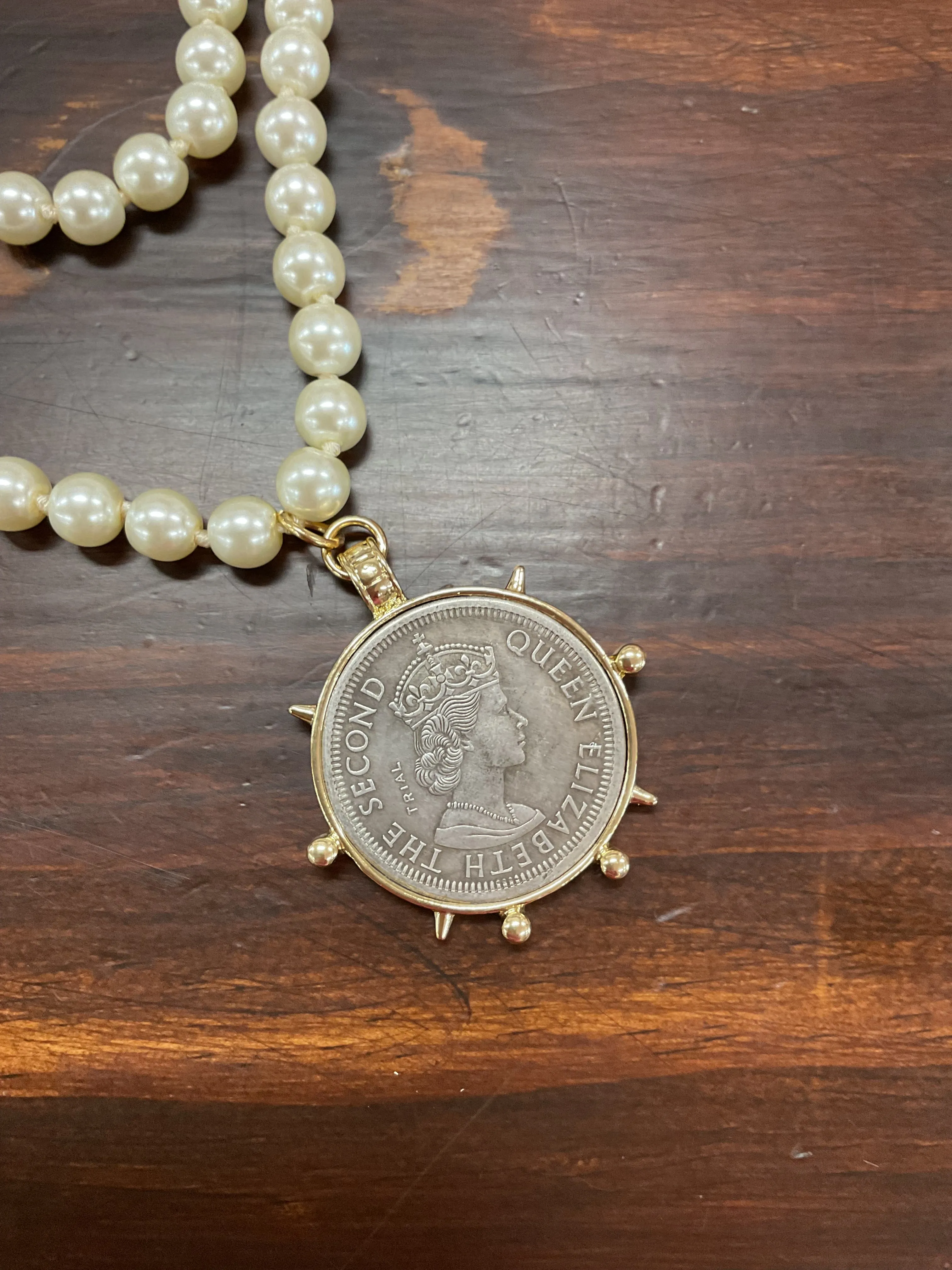 Leni Necklaces