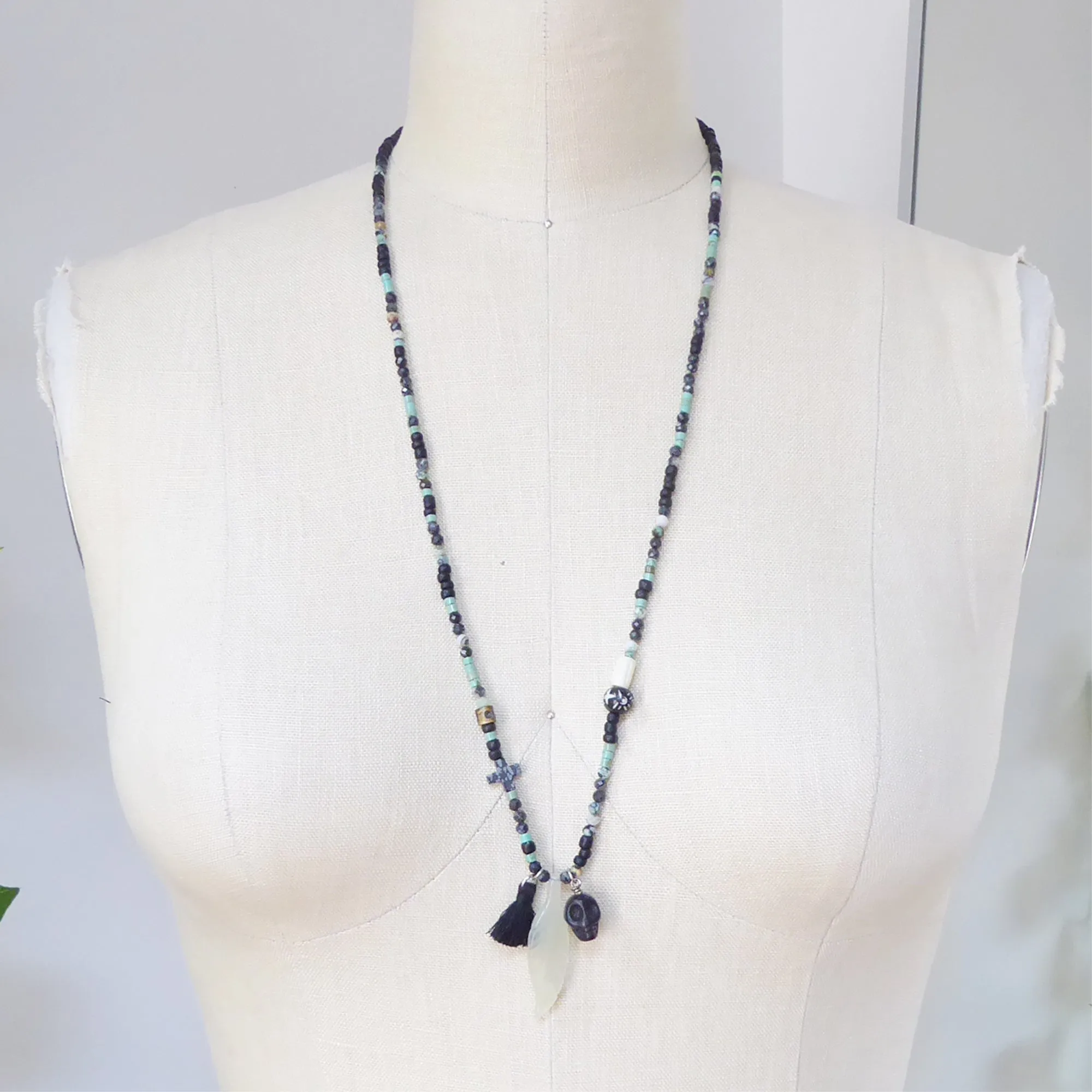 Light agate feather necklace