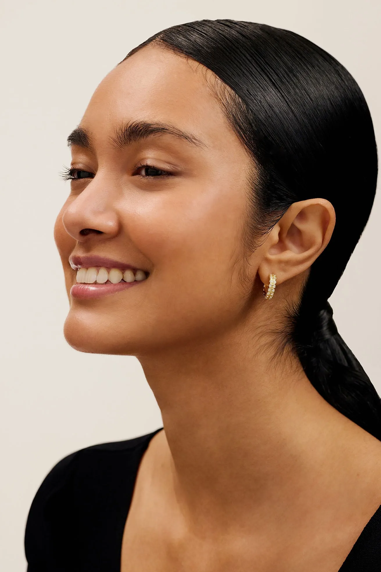 Mellrie Small Double Crystal Hoop Earring Gold