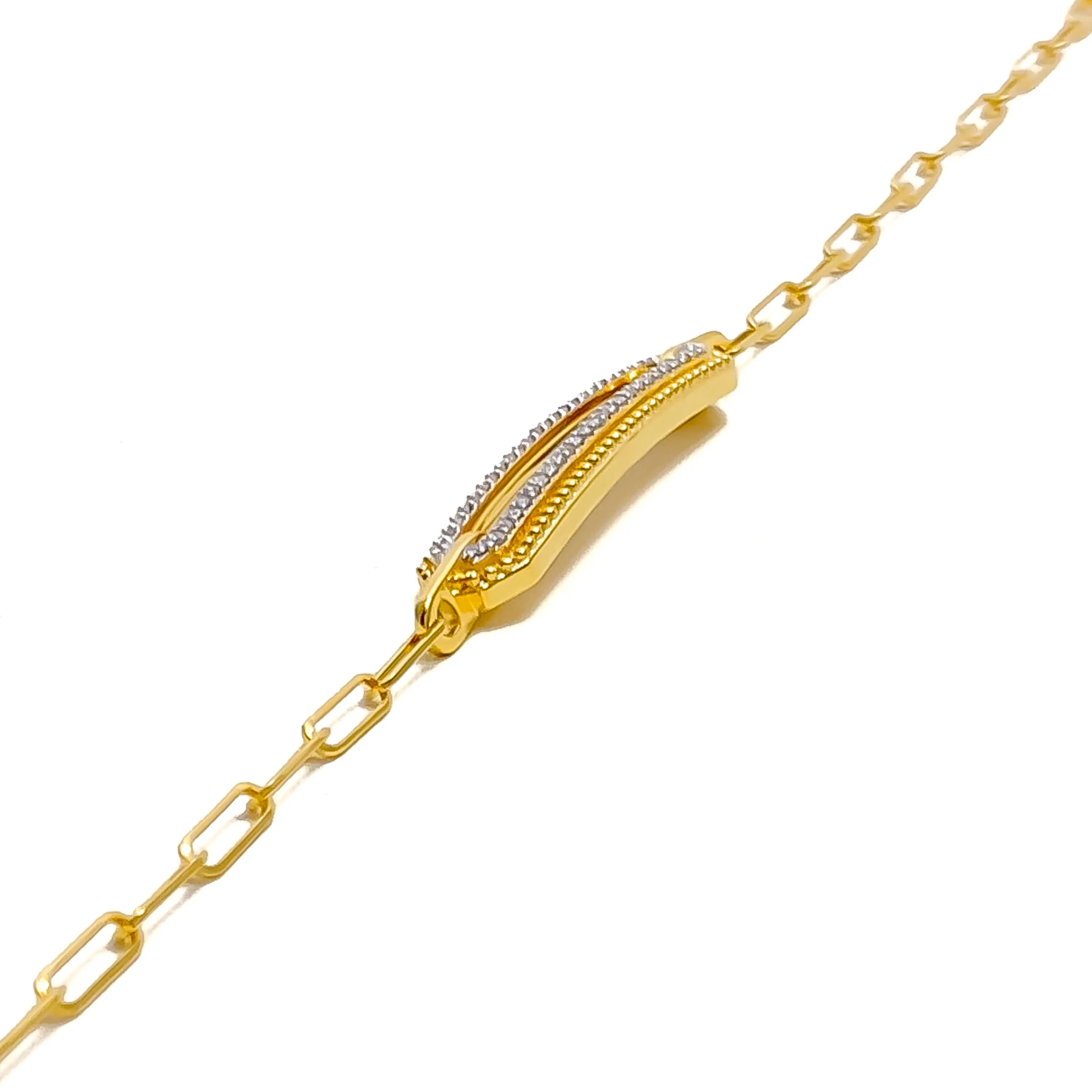 Minimalist Alluring Diamond   18k Gold Bracelet
