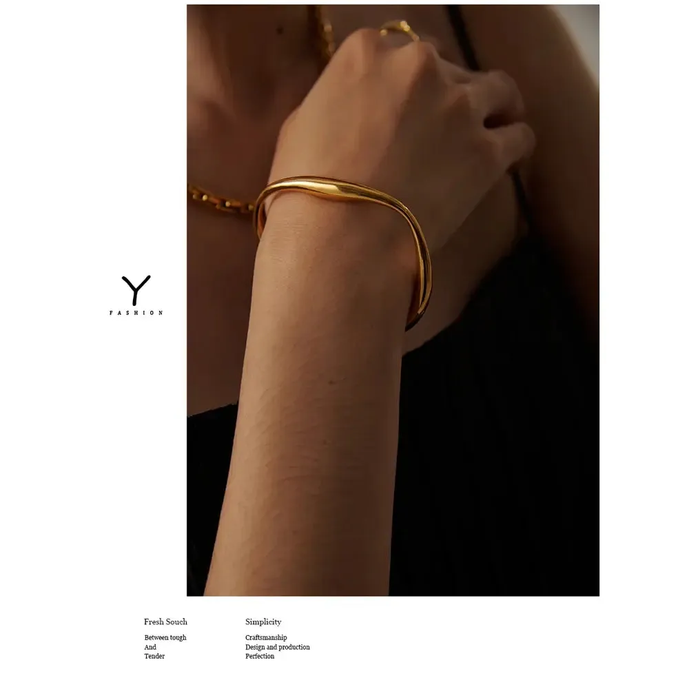 Minimalist Bangle