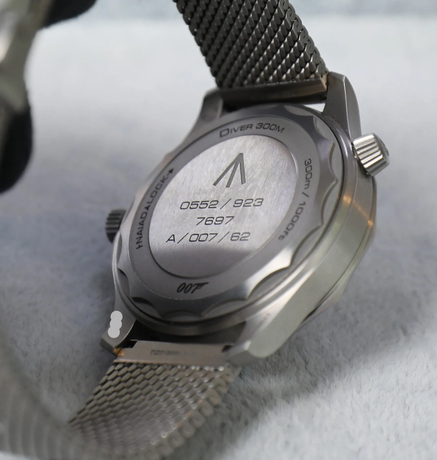 Omega Seamaster Diver 300M James Bond Edition 007 – No Time to Die -Titanium – New – full set