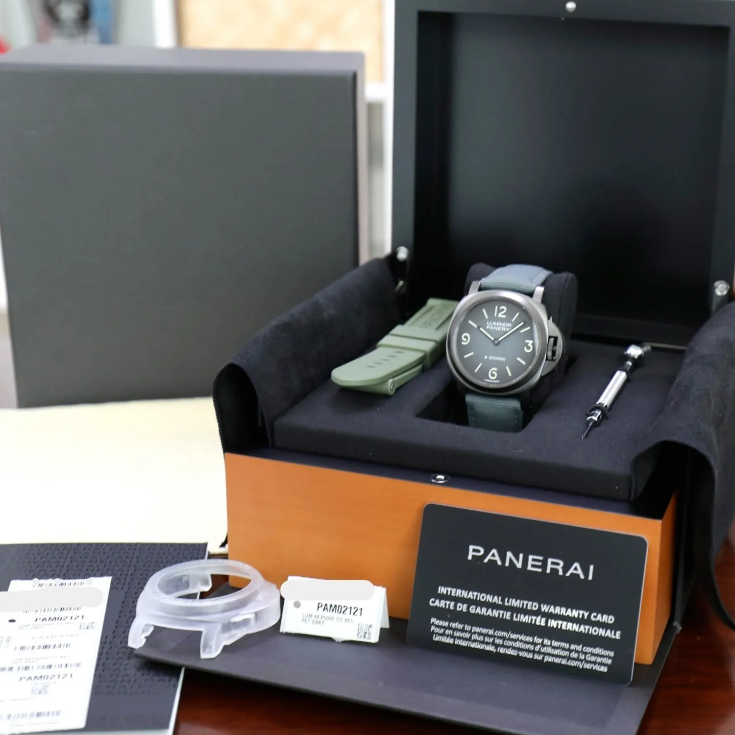 Panerai Luminor Geneva Boutique Edition 121pcs 8 Days Power Reserve Titanium and DLC