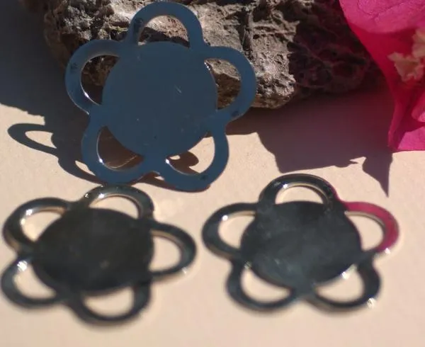Petal Cutout in Flower Metal 31mm Cutout