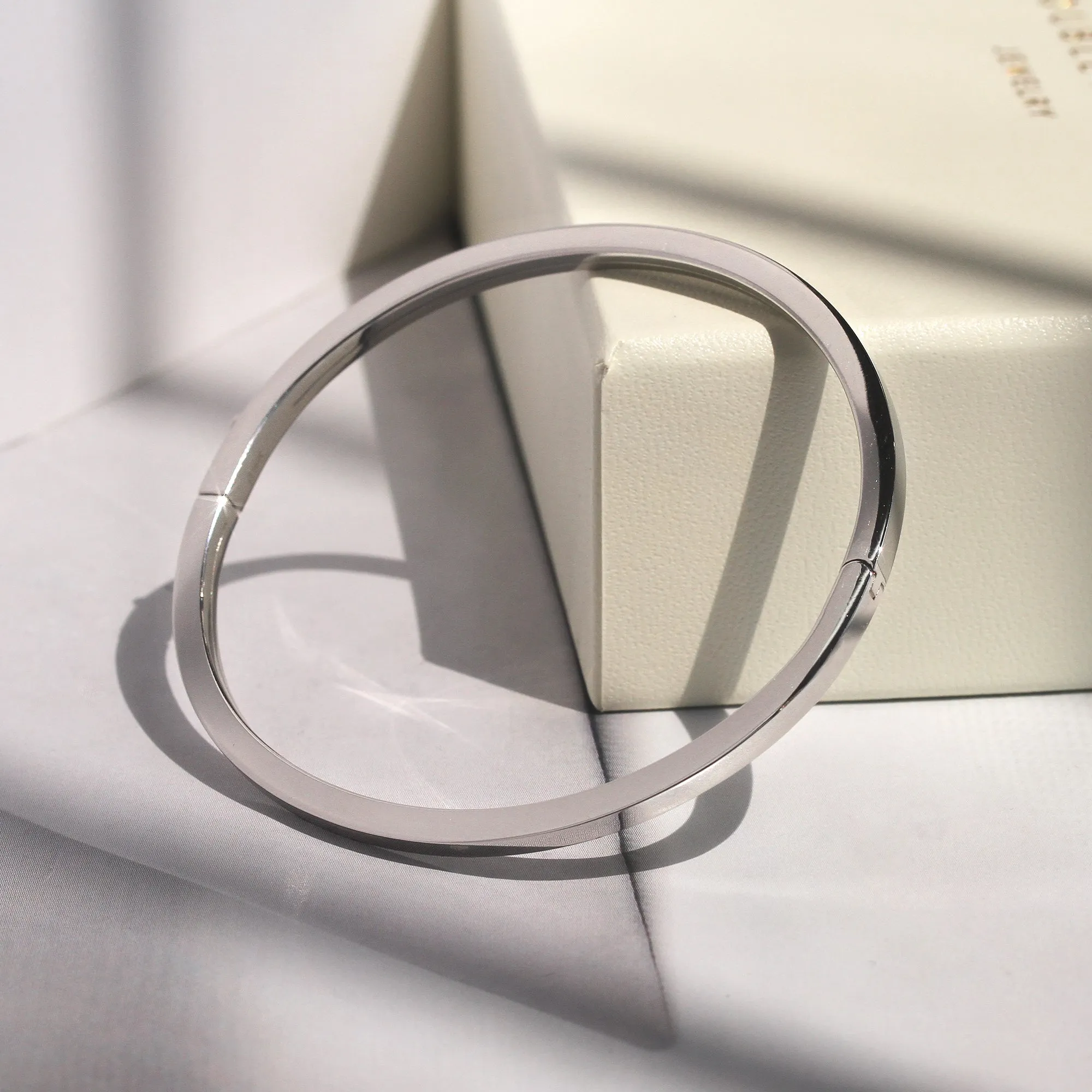 Puffed Shine Gold Bangle