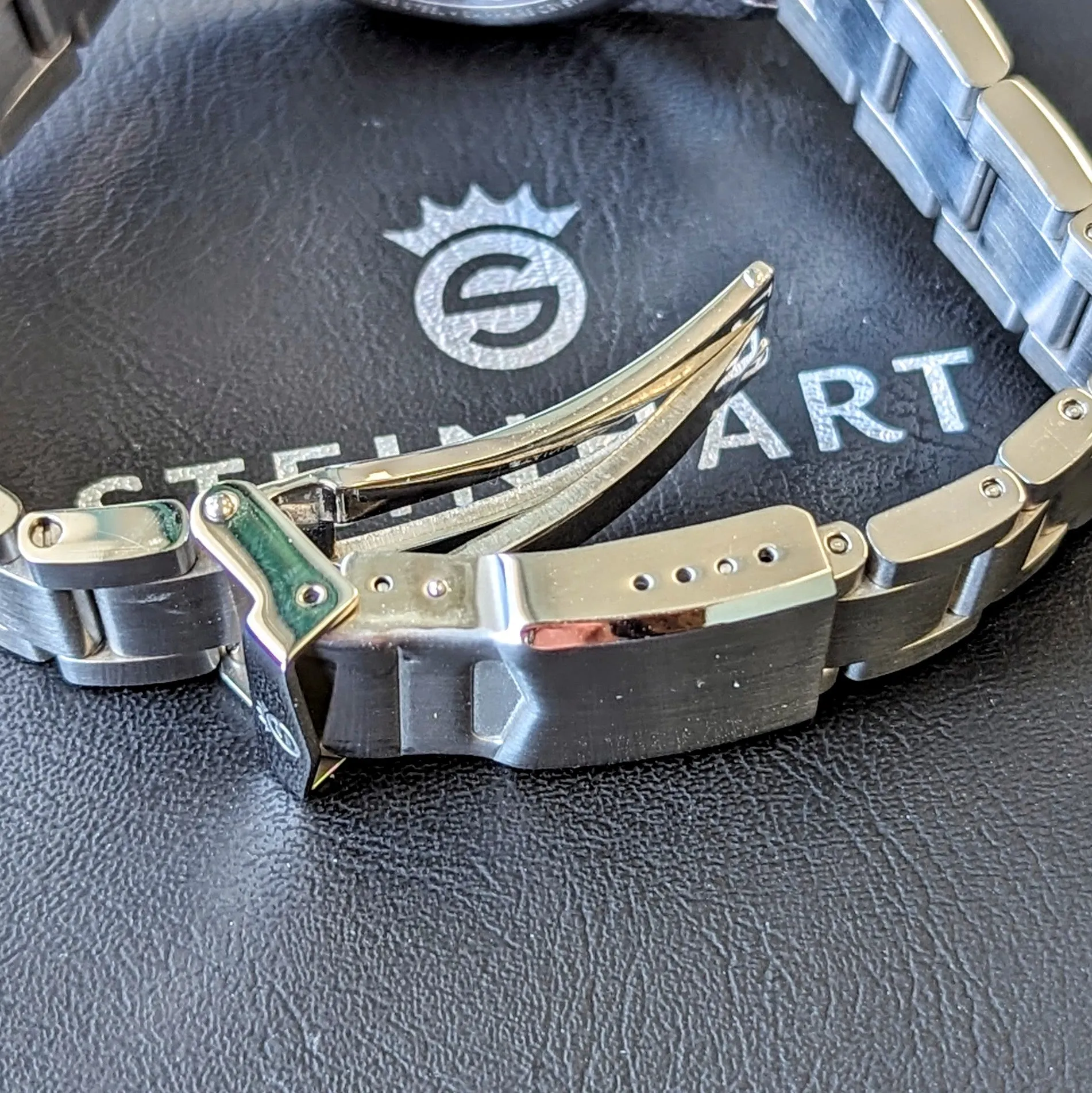 Steinhart Ocean 39 GMT Automatic Watch RED-BLUE Pepsi Bezel ALL Original! Box & Papers!