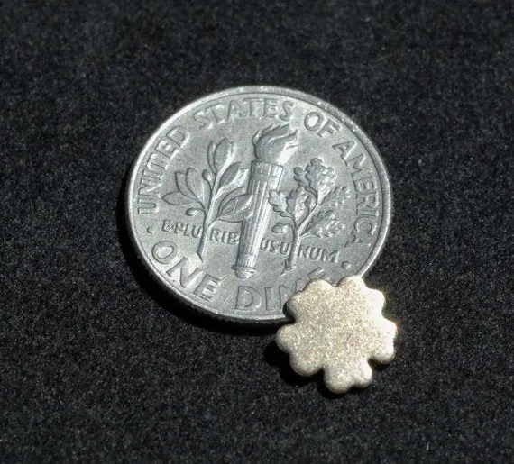 Tiny metal Flower, Flower Blossom blanks