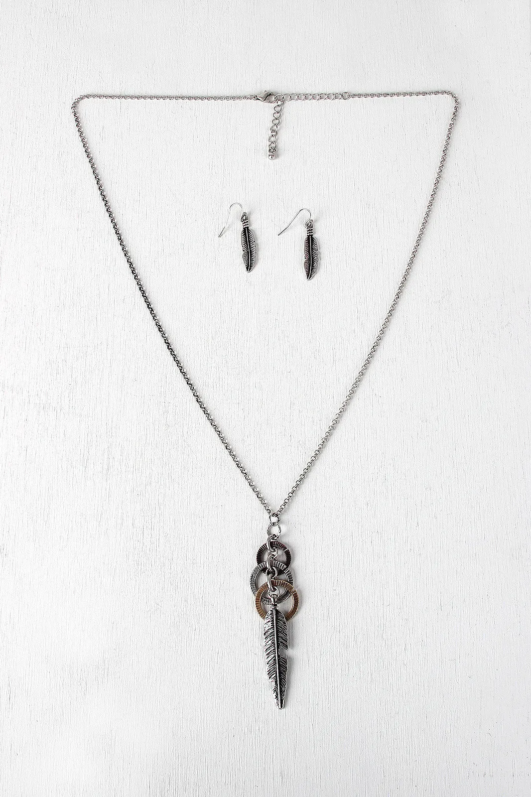 Tri-Tone Rings Feather Necklace