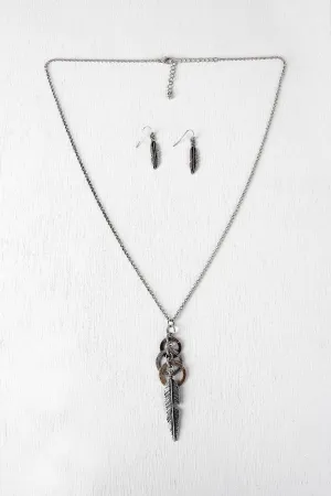 Tri-Tone Rings Feather Necklace