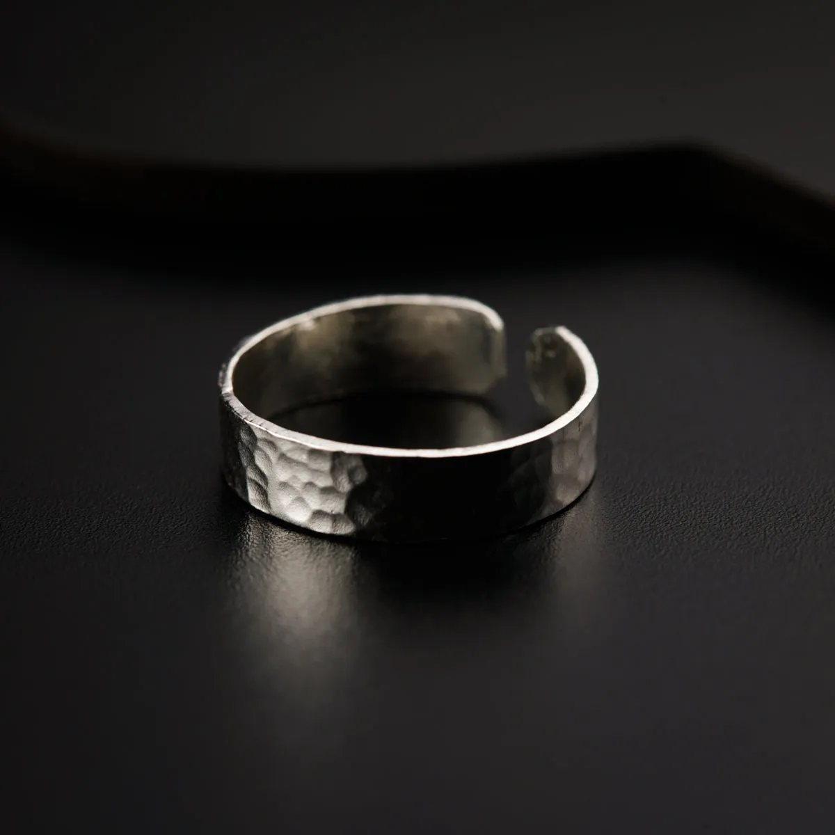 Unisex Hammered Ring in Silver (adjustable)